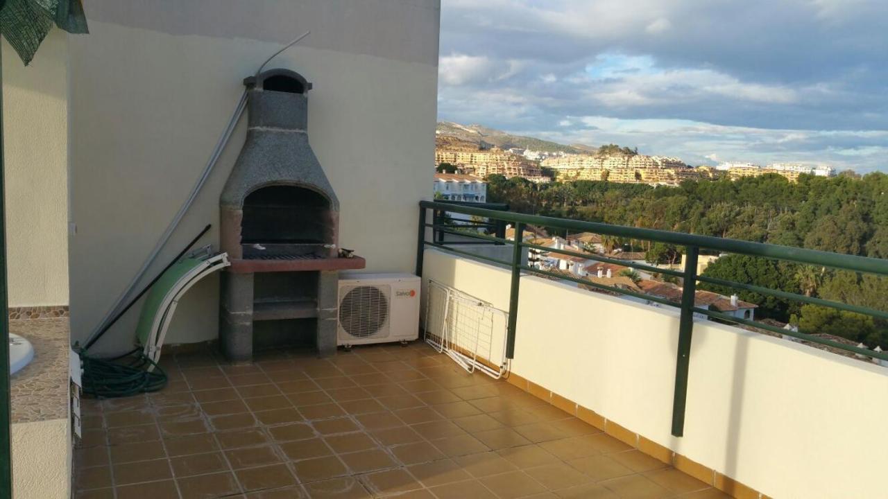 Atico 3 Habitaciones Benalmadena Costa Con Jacuzzi Y Barbacoa Privado Luaran gambar